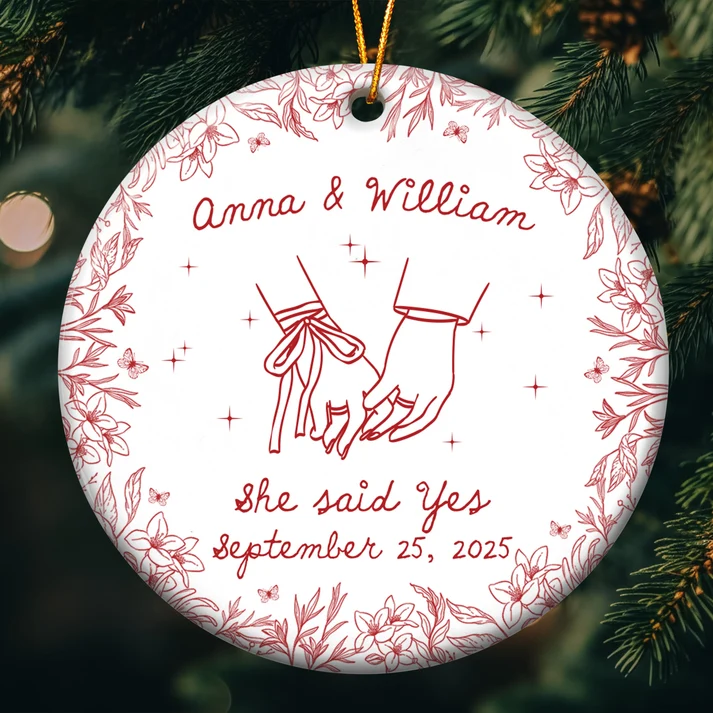 Couples First Christmas Married - Personalized Ceramic Ornament - Engaged Newlywed 1st Xmas Gift for Her/Him, Husband/Wife, Couples