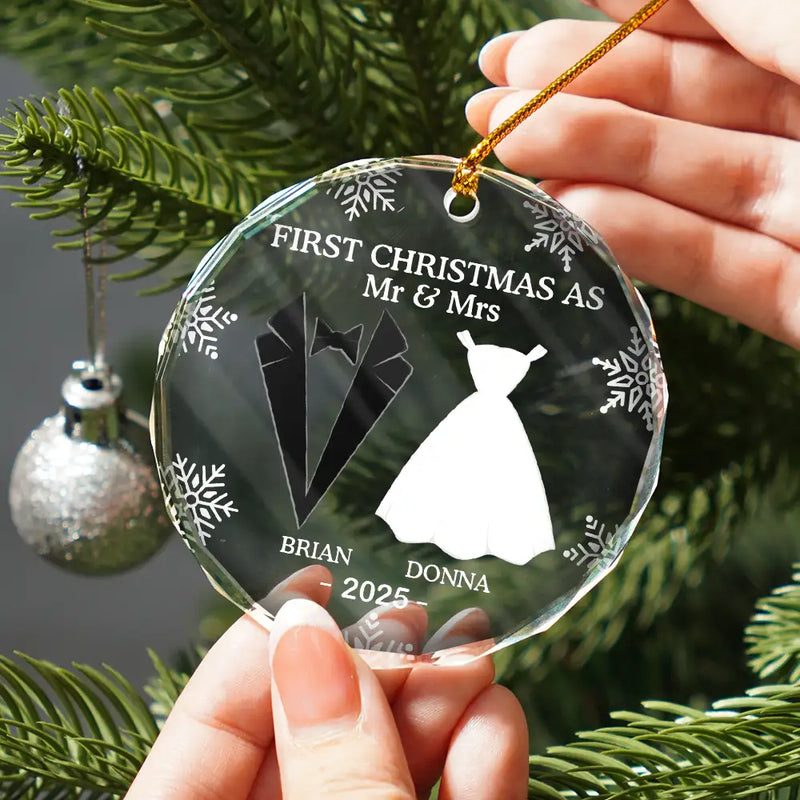 First Christmas As Married Couples - Personalized Heart Shaped Glass Ornament - Christmas Gift For Her/Him, Husband/Wife, Couples 2