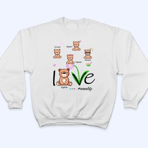 Love Grandma Life - Personalized Custom T Shirt - Gift for Grandma/Nana/Mimi, Mom, Wife, Grandparent - Suzitee Store