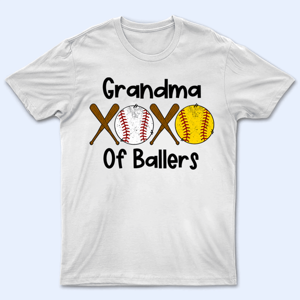 Momma of Ballers - Distressed Vintage Sport Balls with Batts Design - Baseball/Softball - Personalized Custom T Shirt - Gift for Grandma/Nana/Mimi, Mom, Wife, Grandparent